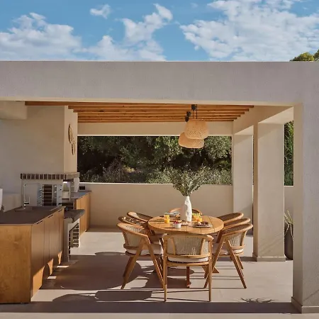 Verdelia, A Private Nature Gem By Mindyourvilla 자킨토스 타운